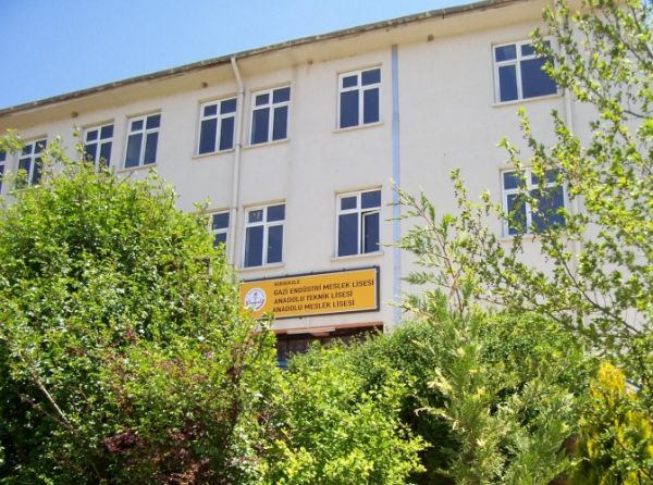 Gazi Mesleki ve Teknik Anadolu Lisesi Fotoğrafı